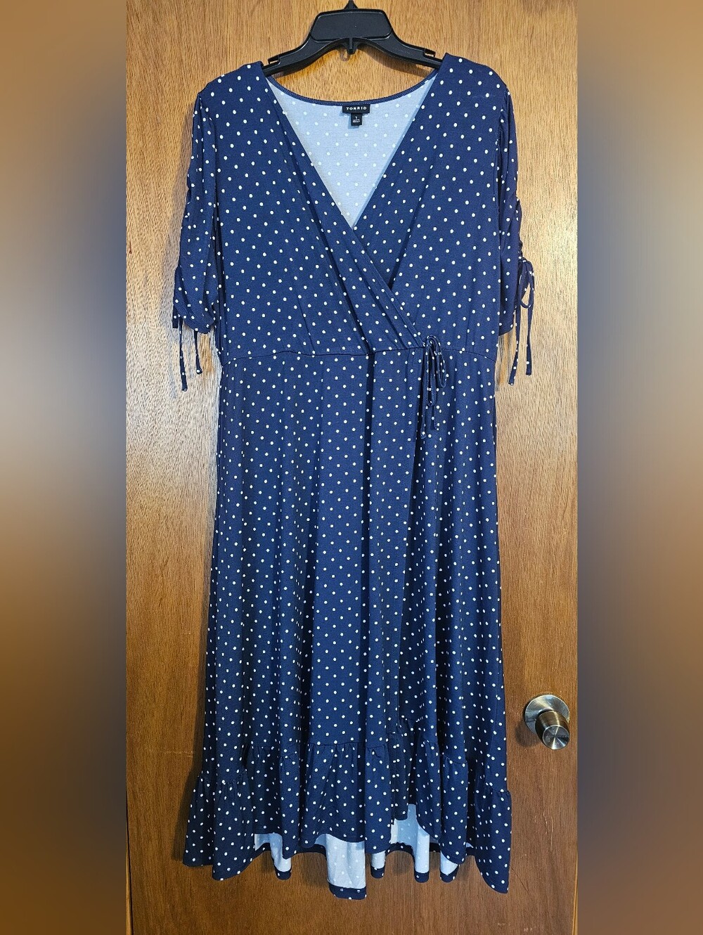 Torrid Size 1 Navy Blue And White Polka Dot A-line Midi Wrap Dress